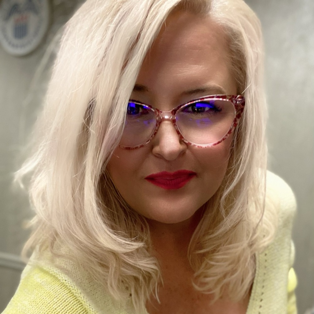 Meet your Posher, Lisa